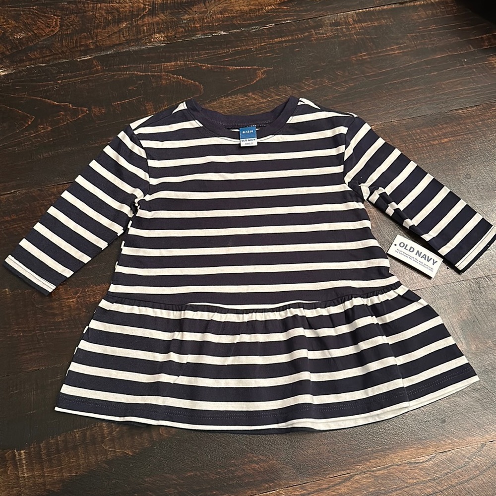 🐝3/$15🐝 NWT - Old Navy baby girl dress